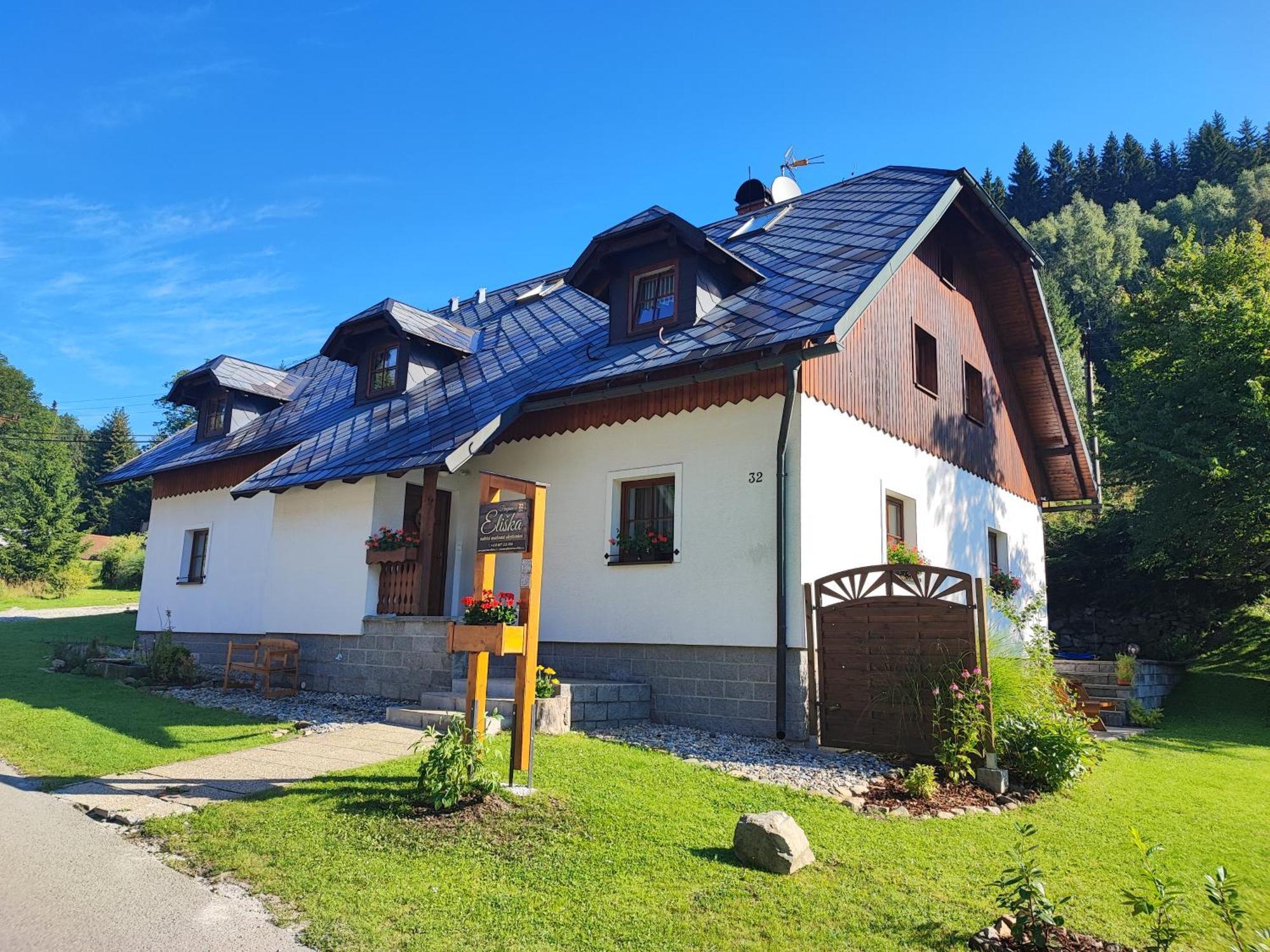 Penzion Eliska Petrikov  Exteriör bild